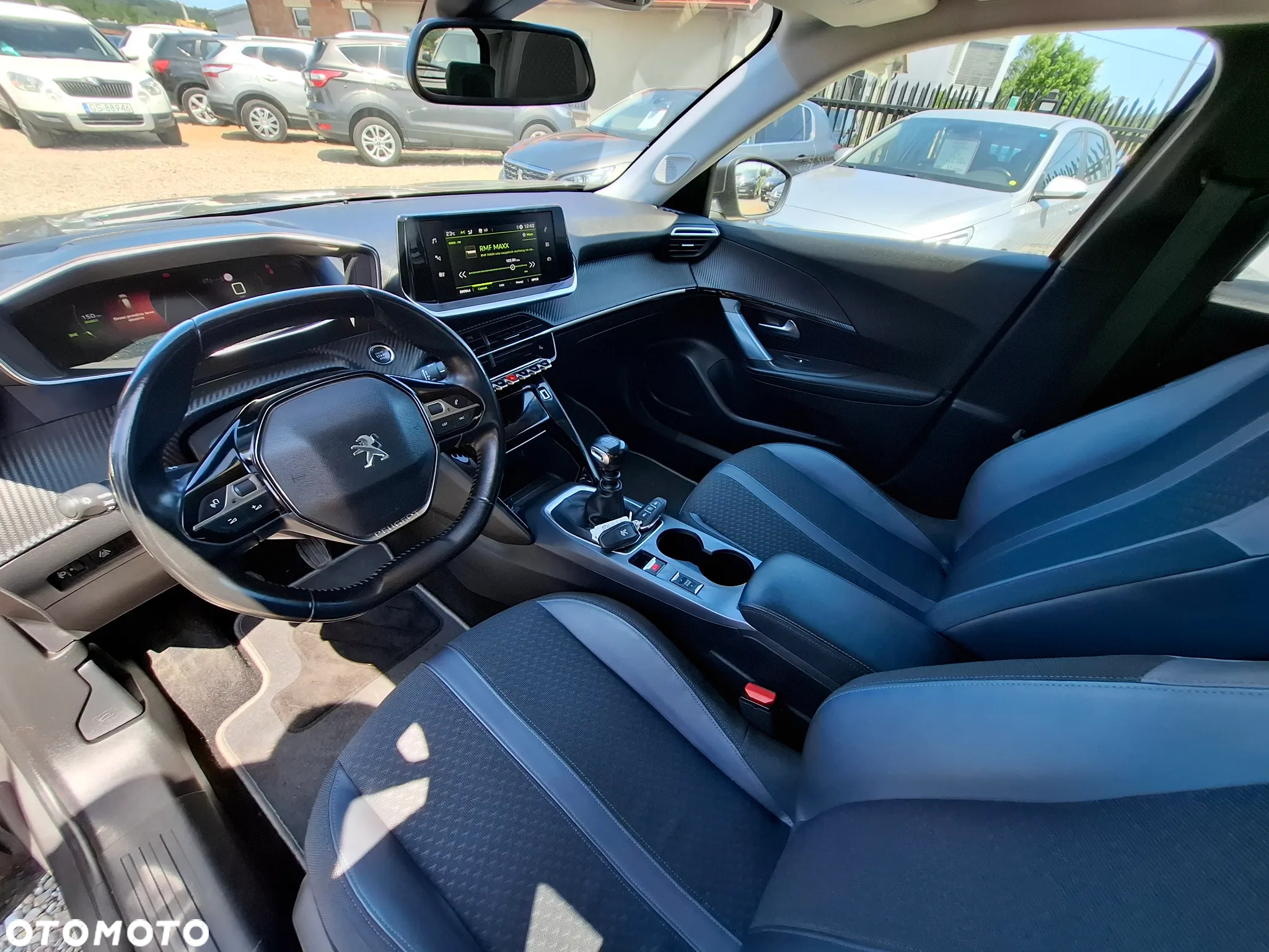Peugeot 2008 - 13