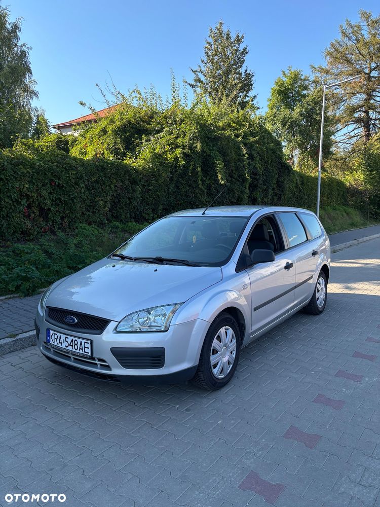 Ford Focus 1.6 16V Ambiente - 1