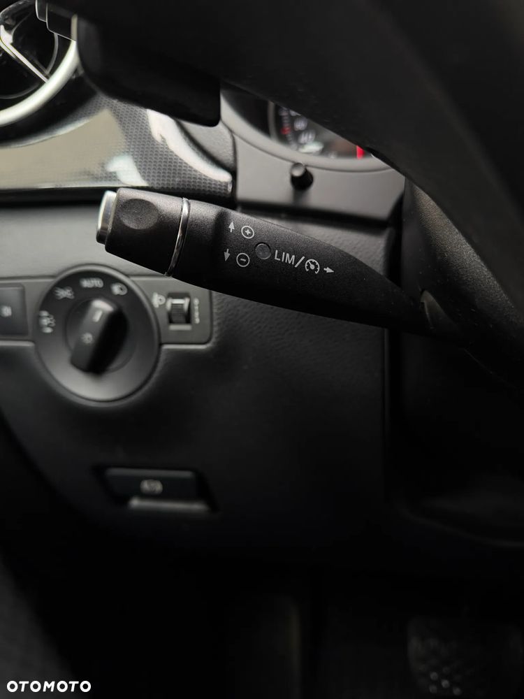 Mercedes-Benz Klasa B 180 (BlueEFFICIENCY) 7G-DCT - 20