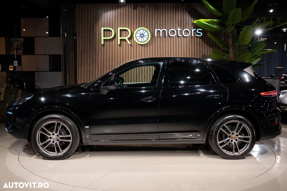 Porsche Cayenne Standard - 3