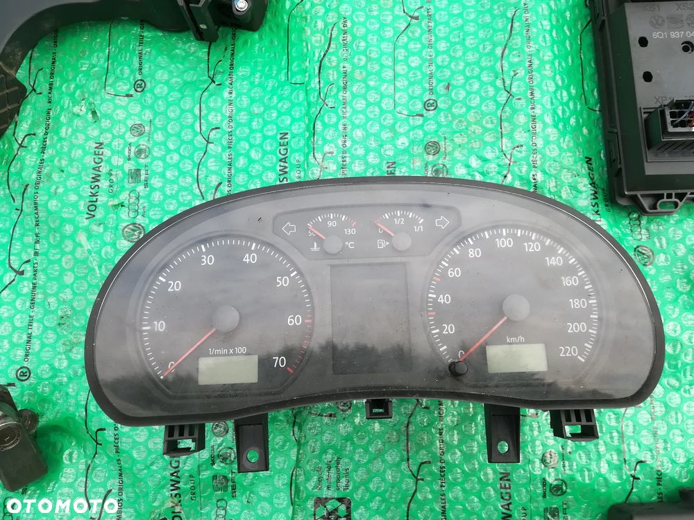 ELEKTRONIKA VOLKSWAGEN POLO 9N - 19