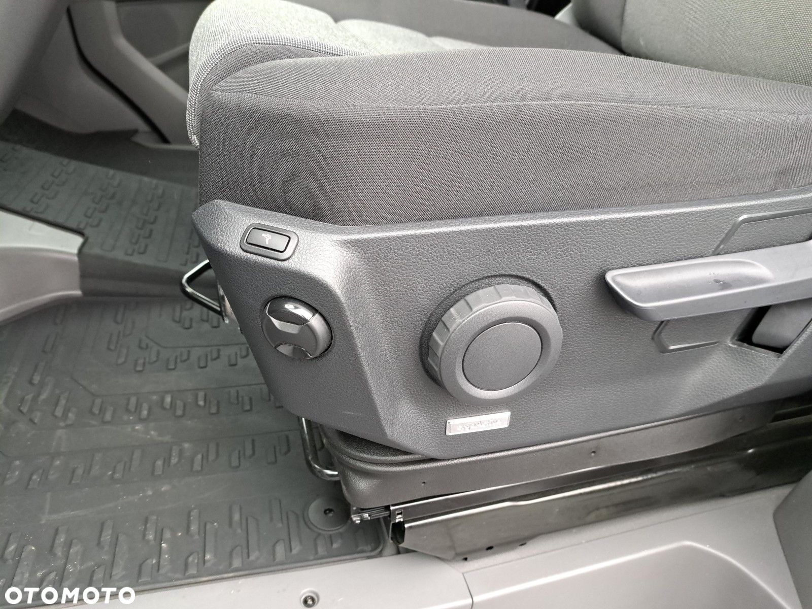 Volkswagen Crafter 35 furgon 177km Automat 3640 - 15