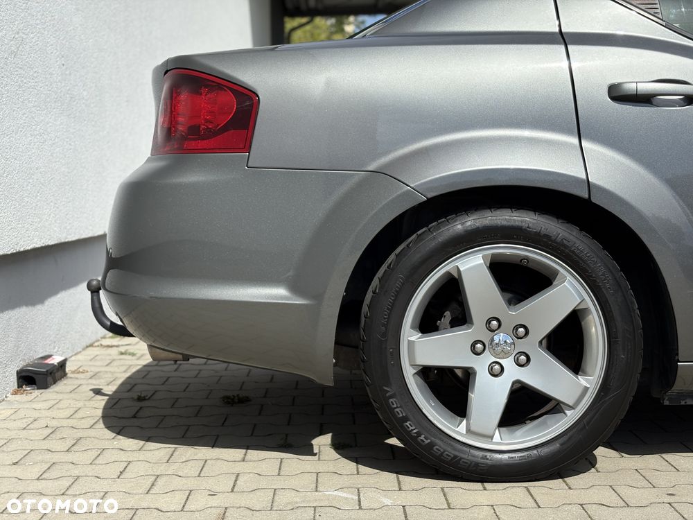 Dodge Avenger - 5