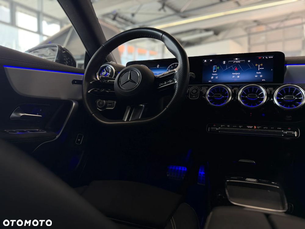 Mercedes-Benz CLA 200 Edition 1 7G-DCT - 12
