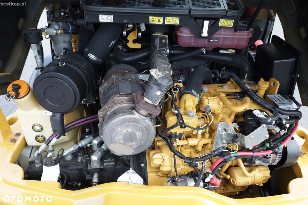 Caterpillar CAT 906M - 37