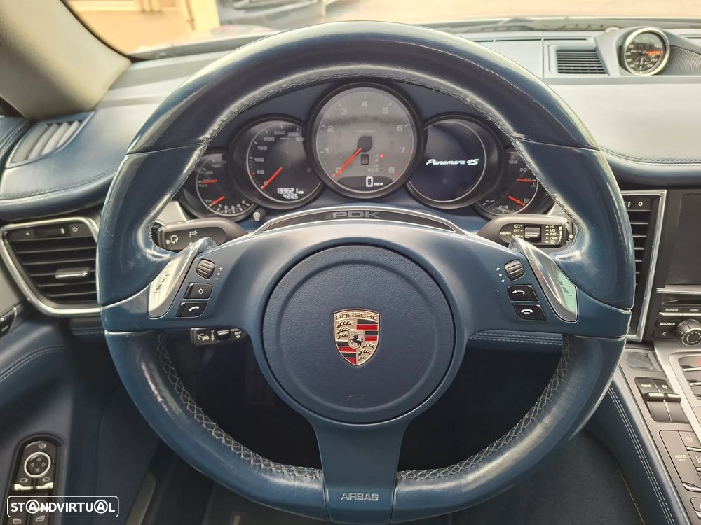 Porsche Panamera 4S PDK - 36