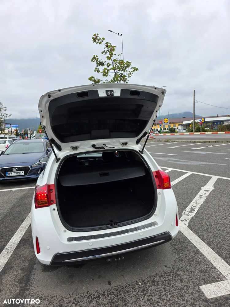 Toyota Auris - 5