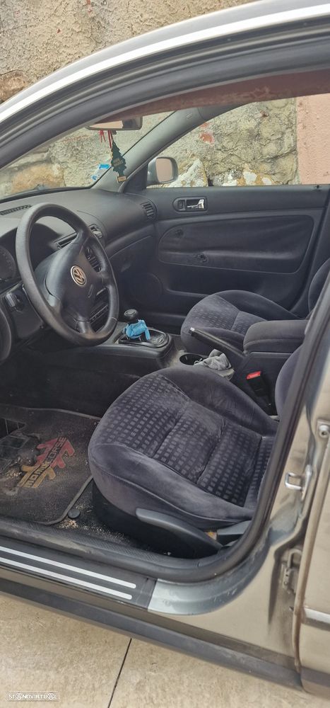 VW Passat 1.9 TDi Confortline - 6