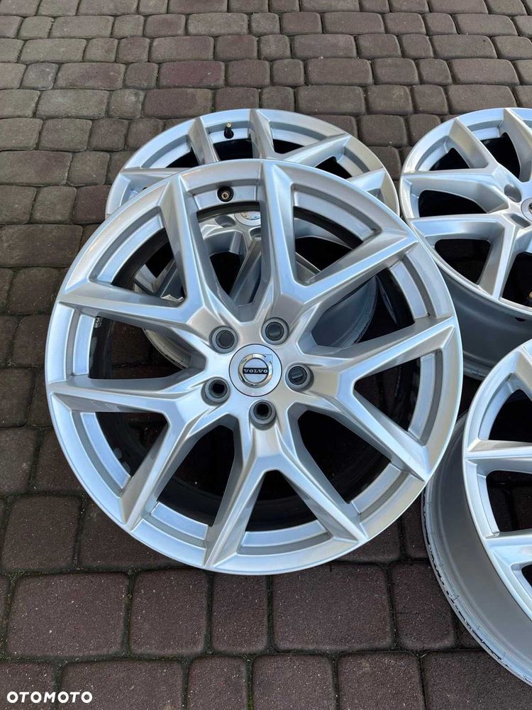 Oryginalne alufelgi Volvo 5x108 18 cali XC60 XC40 V90