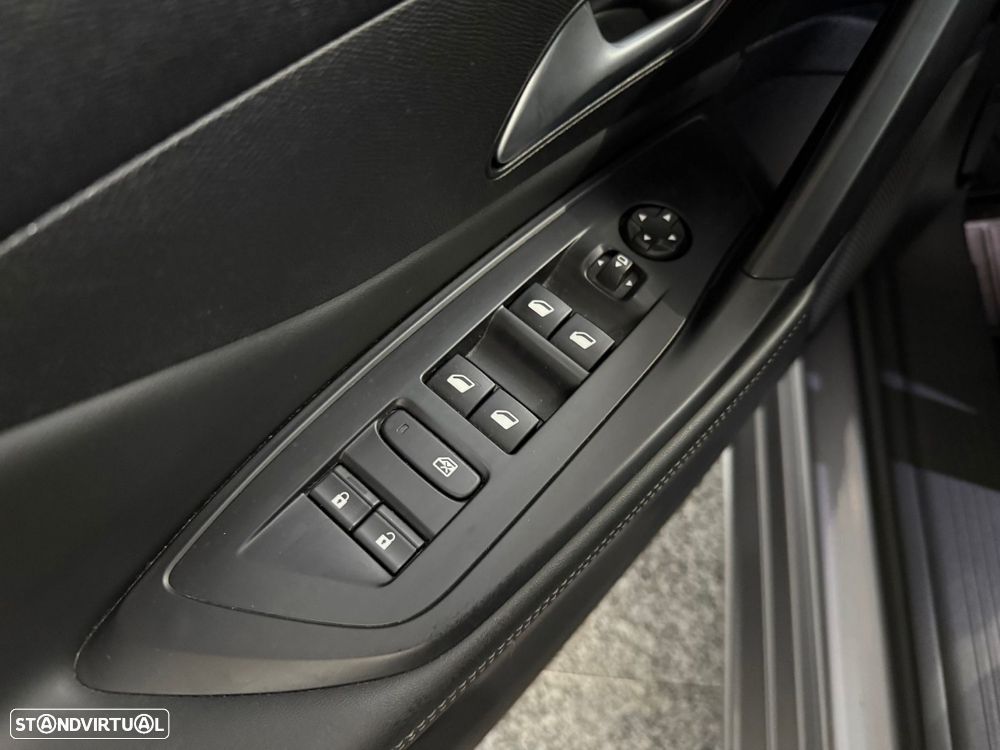 Peugeot 308 1.2 PureTech Allure - 28