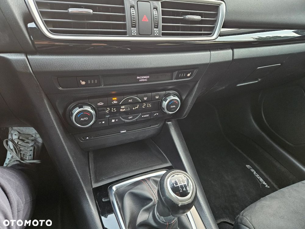 Mazda 3 1.5 D Skyenergy - 19
