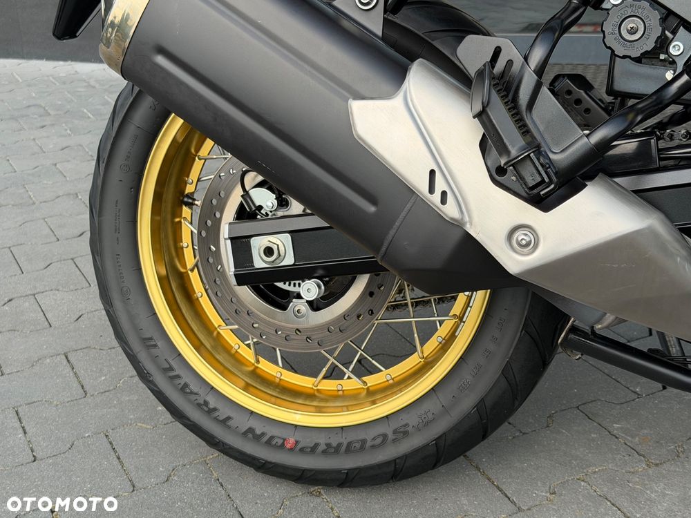 Suzuki V-STROM - 10
