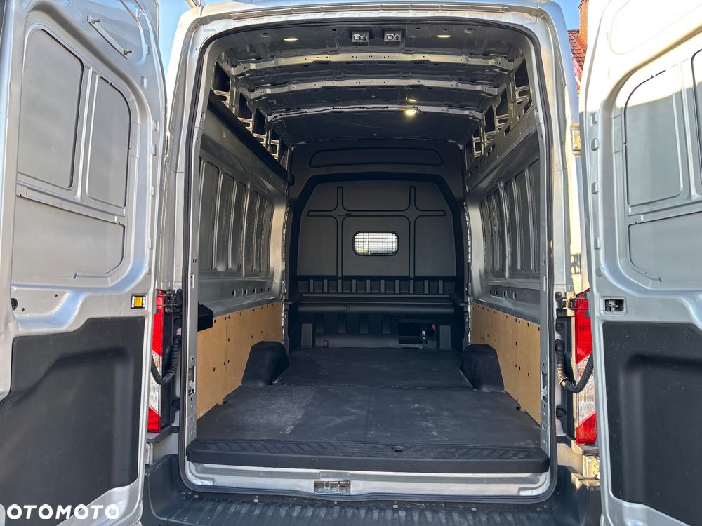 Ford Transit - 25