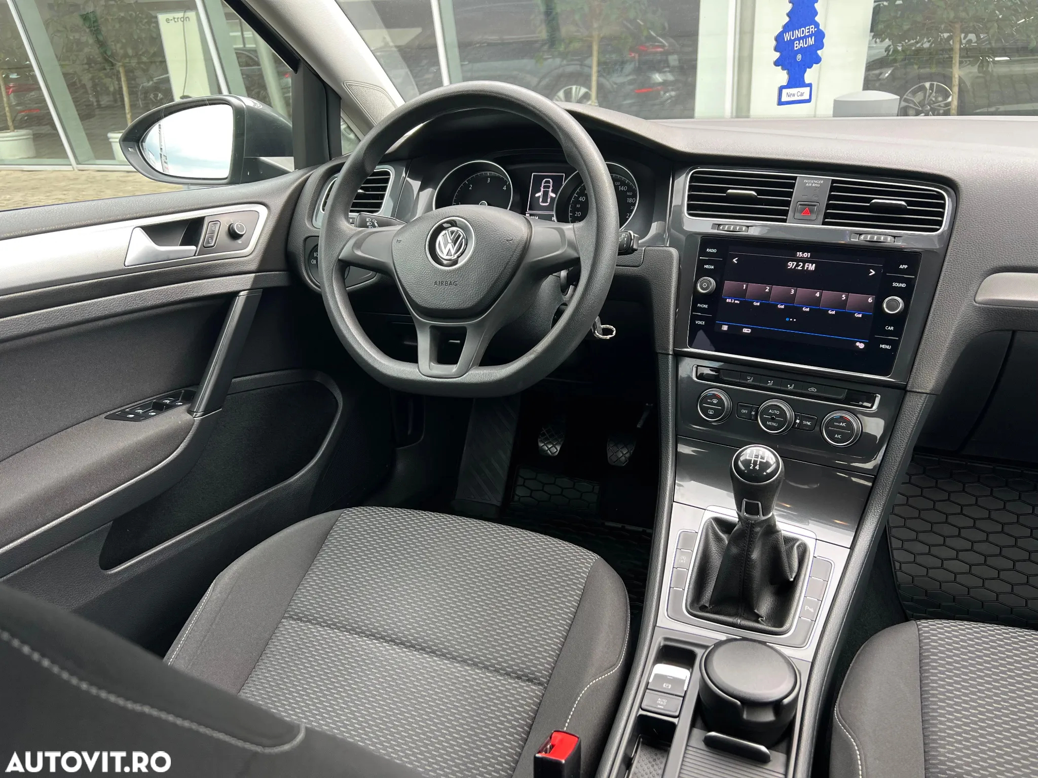 Volkswagen Golf 1.6 TDI Comfortline - 19