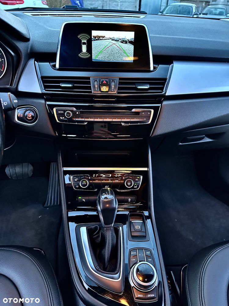 BMW Seria 2 218d Sport-Aut Advantage - 11