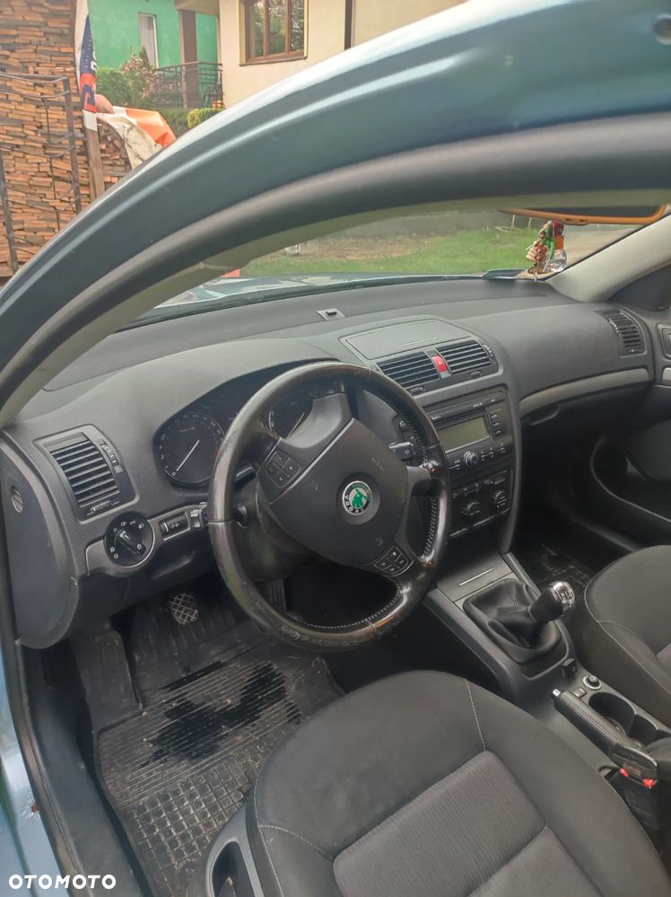 Skoda Octavia 1.6 Selection - 9