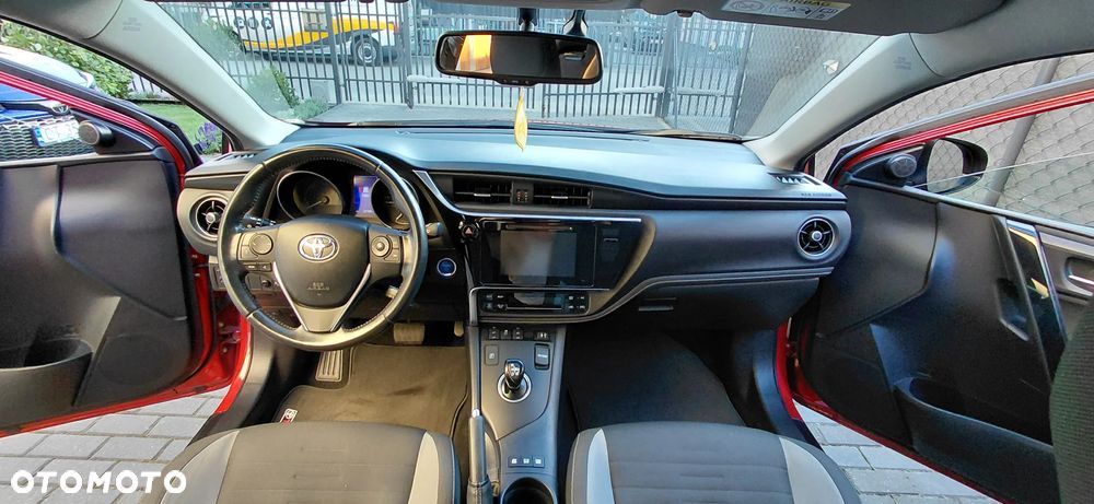 Toyota Auris Hybrid 135 Dynamic - 3
