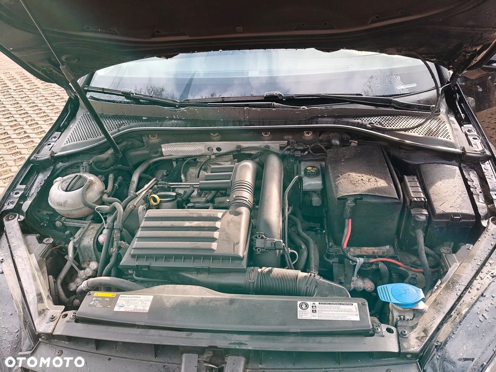 Volkswagen Golf - 5