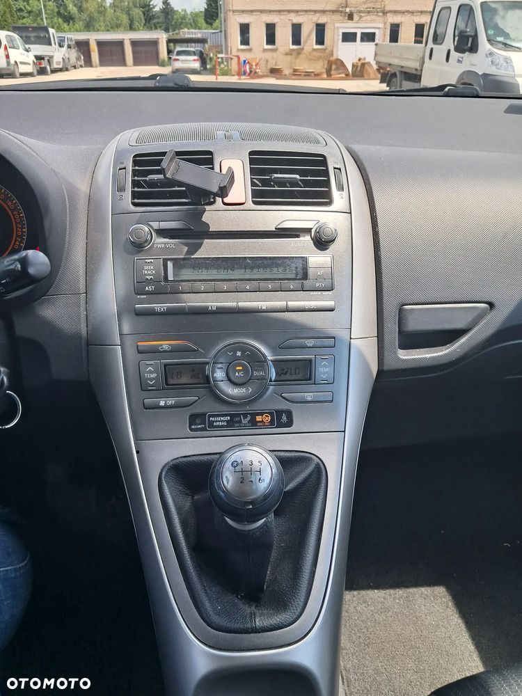 Toyota Auris 2.0 D-4D Premium - 8