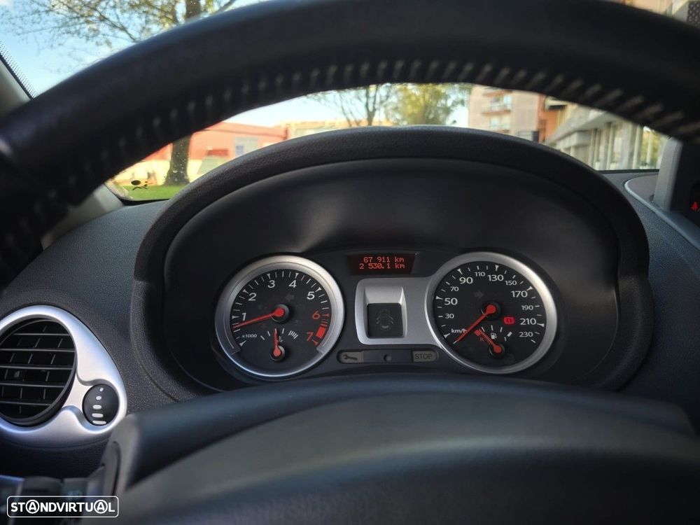 Renault Clio 1.2 16V Dynamique S - 19