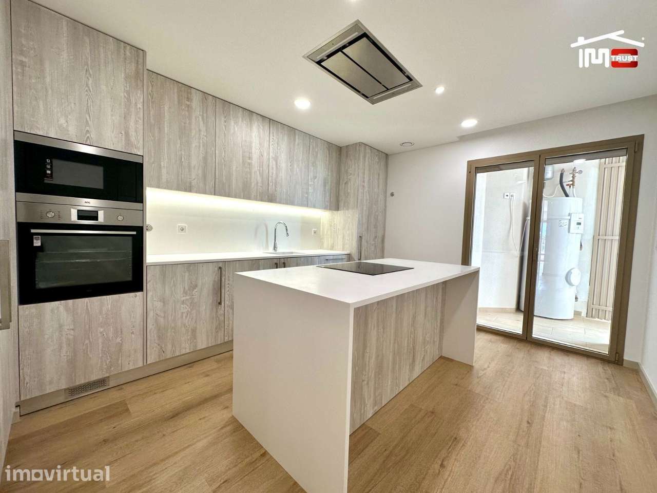 Apartamento T3 com 2 Lugares de Parqueamento e Varandas - Grande imagem: 5/37