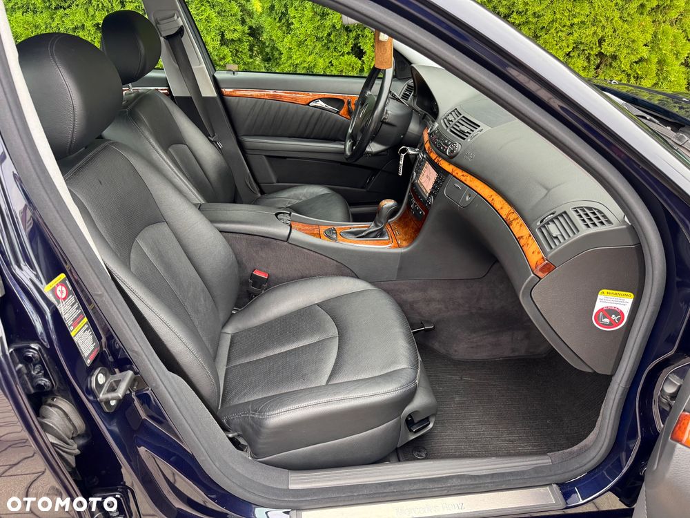 Mercedes-Benz Klasa E 350 4Matic Automatik Elegance - 28