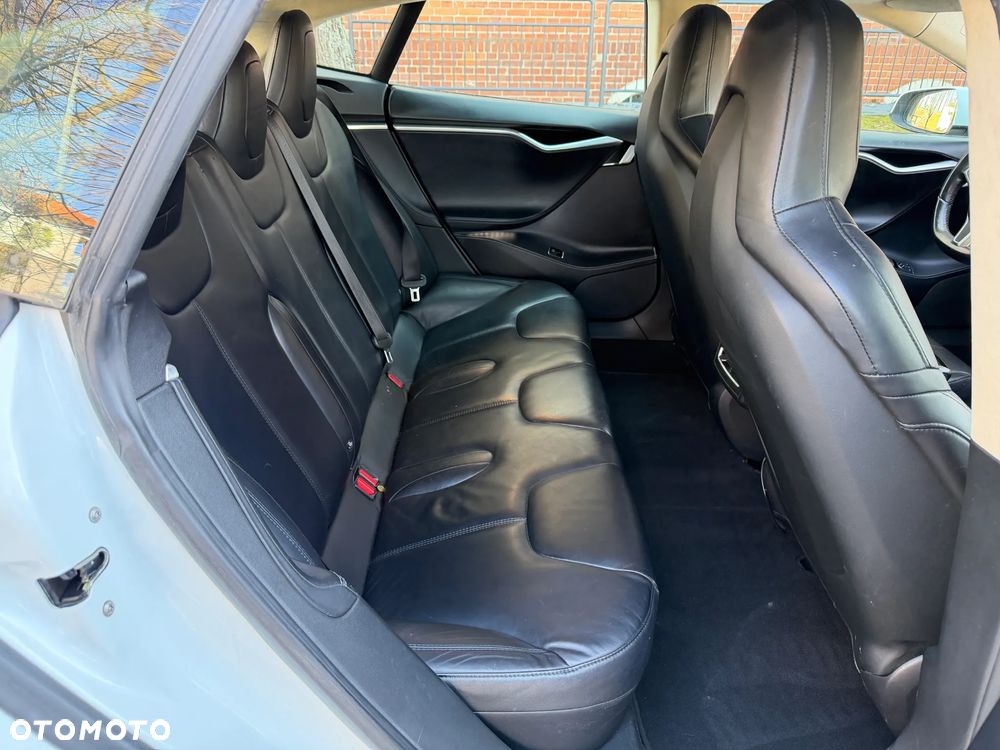 Tesla Model S 85D Allradantrieb - 19