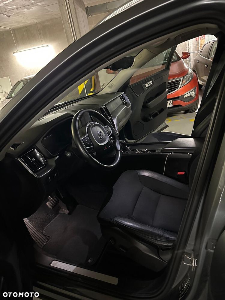 Volvo XC 60 D4 Momentum Pro - 16