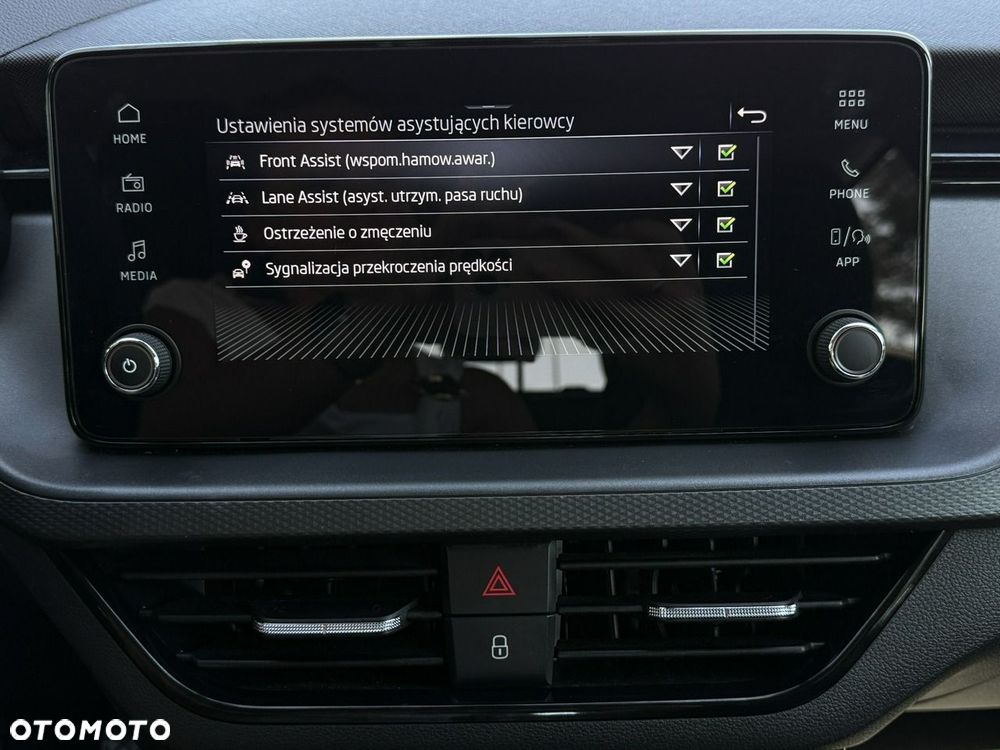 Skoda Scala 1.0 TSI Essence - 21
