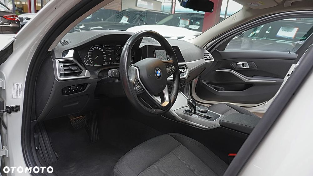 BMW Seria 3 318i Advantage sport - 13