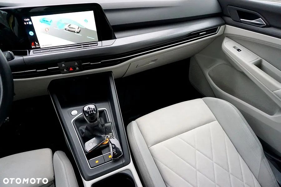 Volkswagen Golf - 34