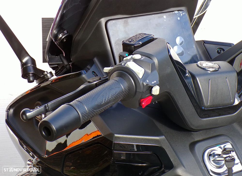 QJ Motor Fort 125N - 8