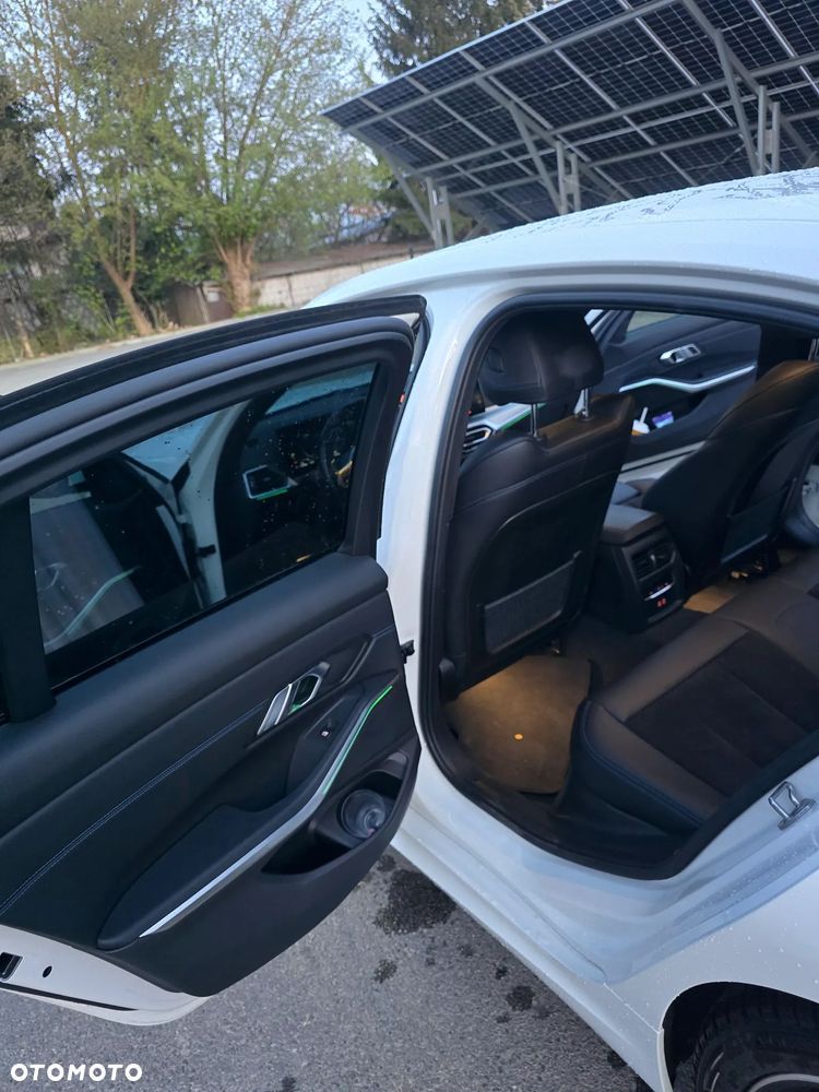 BMW Seria 3 318i M Sport - 12