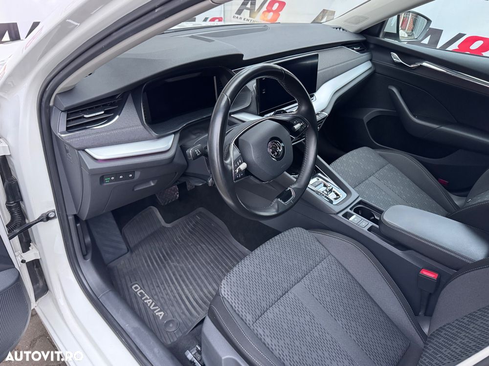 Skoda Octavia 2.0 TDI DSG Style - 23