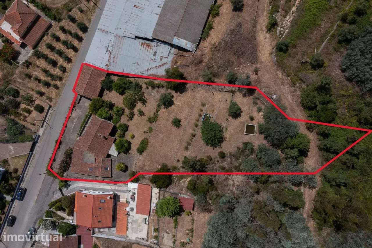 Moradia com 3.000 m² de terreno, nascente de água e potencial turístic - Grande imagem: 5/44