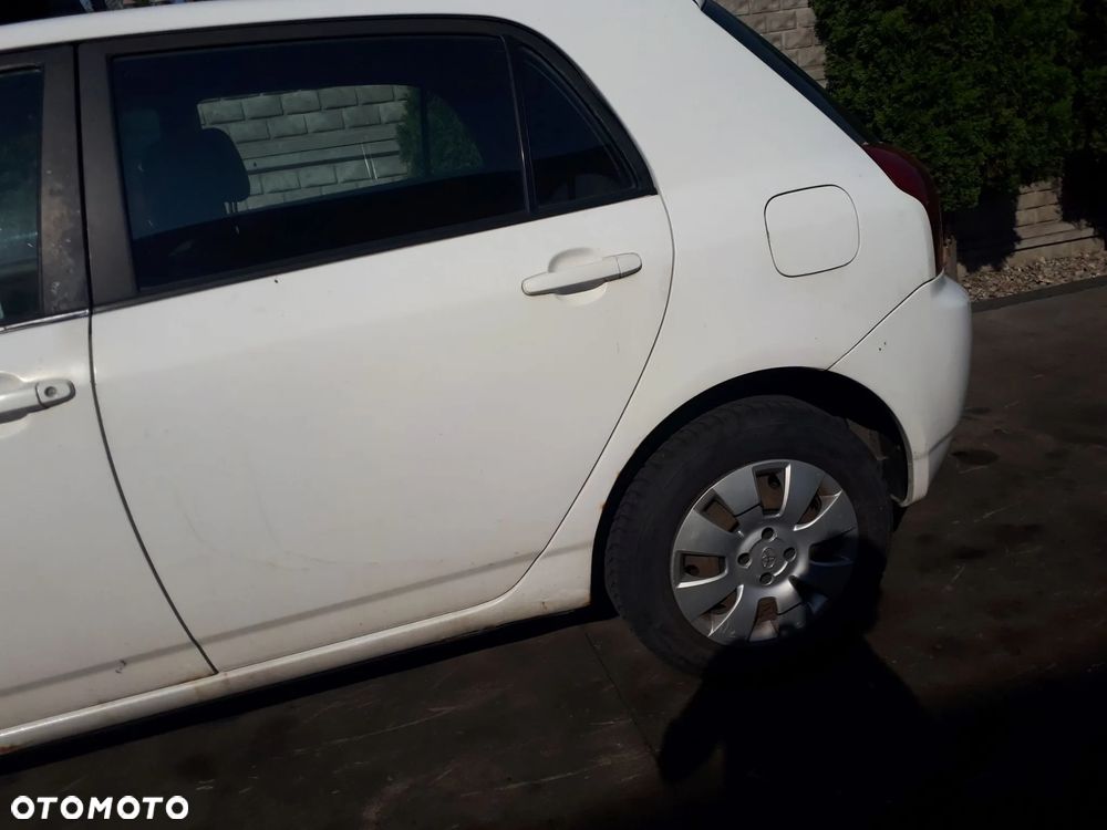 TOYOTA COROLLA E12 01-04 MASKA PRZÓD PRZEDNIA POKRYWA SILNIKA 040 - 7