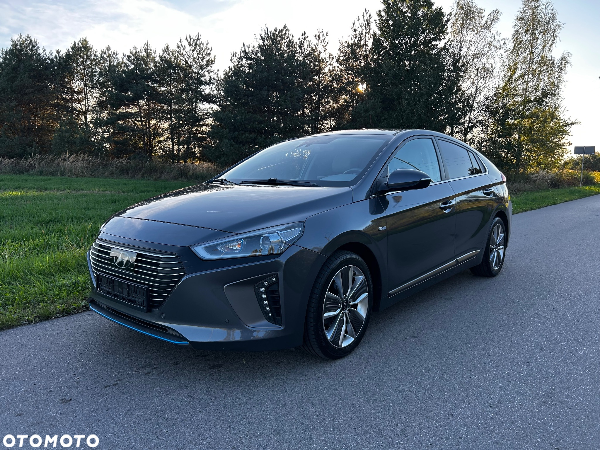 Hyundai IONIQ Hybrid 1.6 GDI Premium - 3