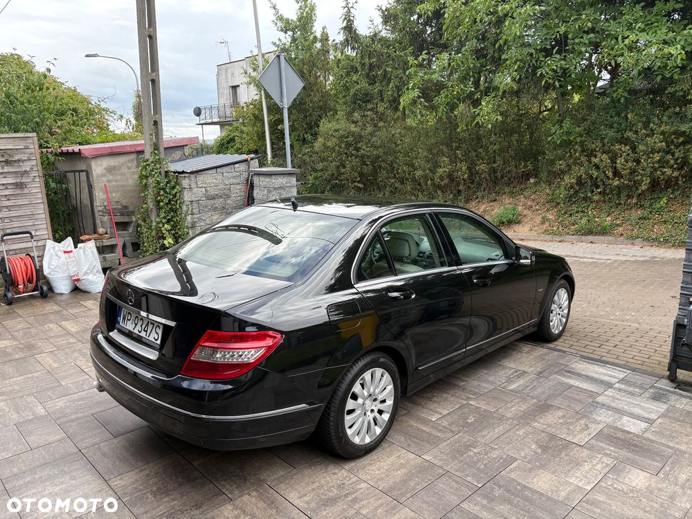 Mercedes-Benz Klasa C 220 CDI DPF Automatik BlueEFFICIENCY Elegance - 2