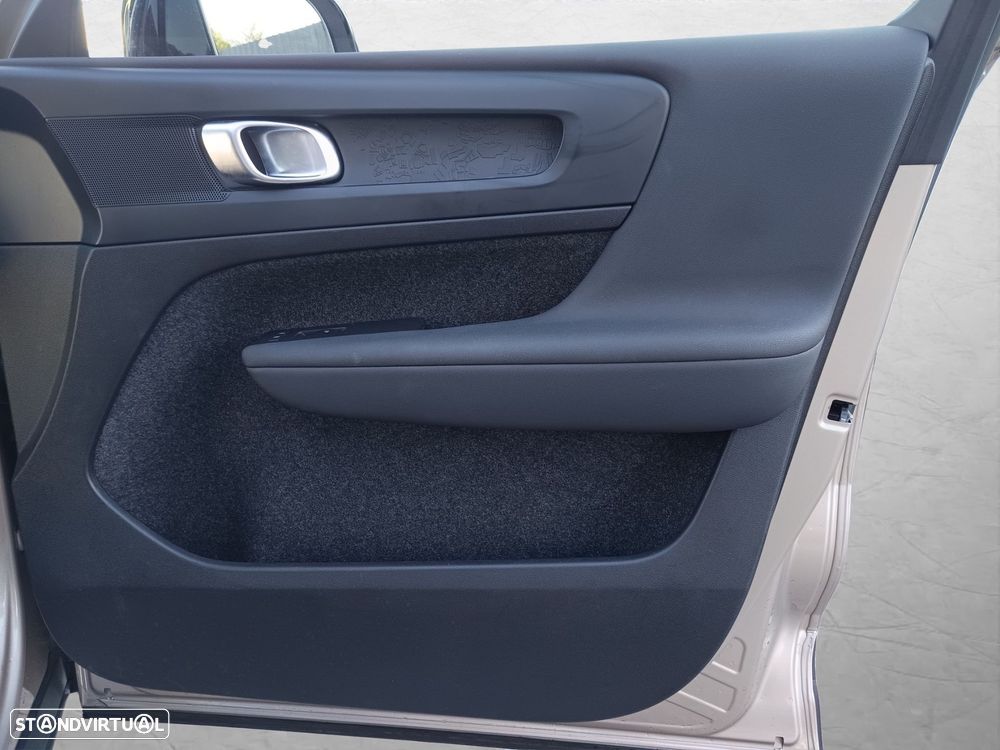 Volvo XC 40 Recharge Plus - 19
