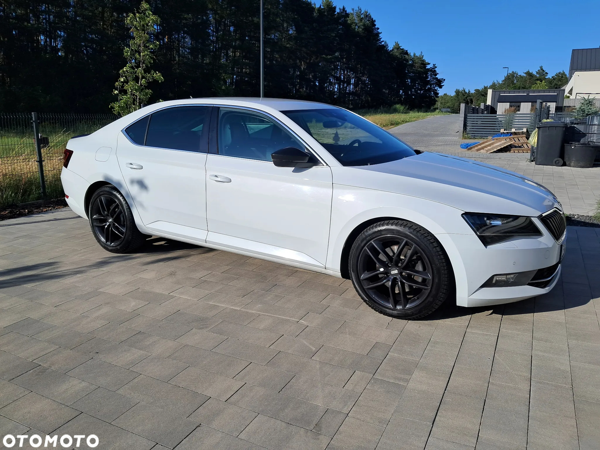 Skoda Superb 2.0 TDI L&K DSG - 17