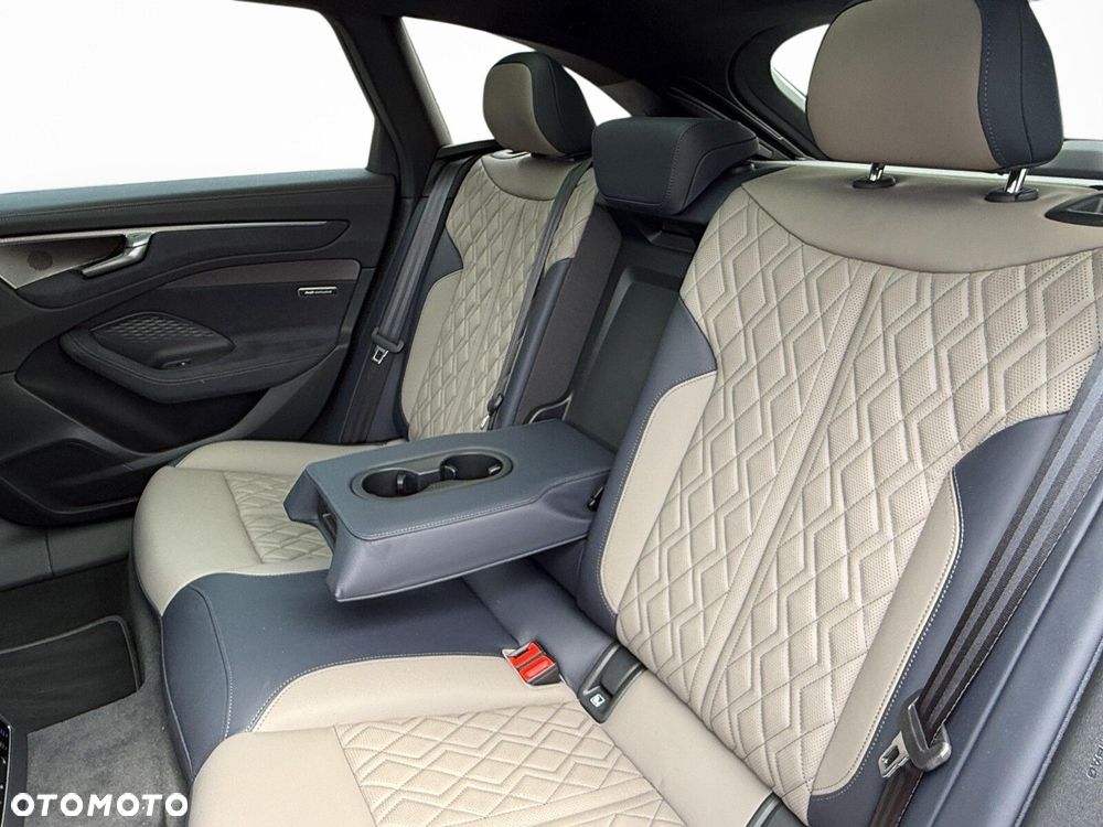 Audi A6 Avant TFSI mHEV Quattro S tronic - 33