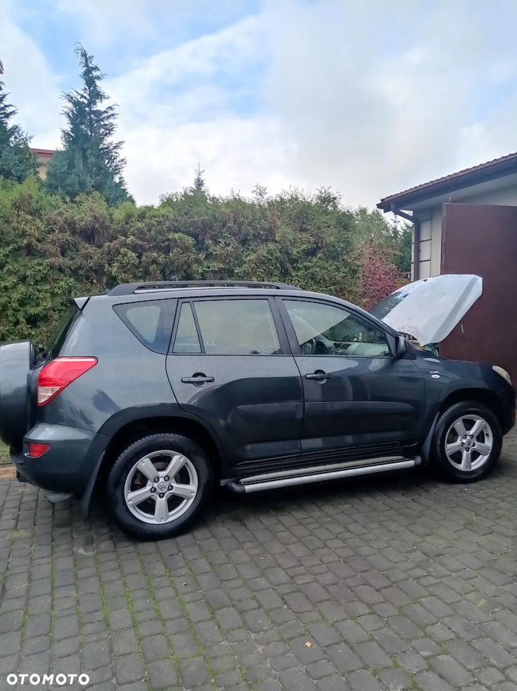 Toyota RAV4 2.2 D-4D Premium - 4