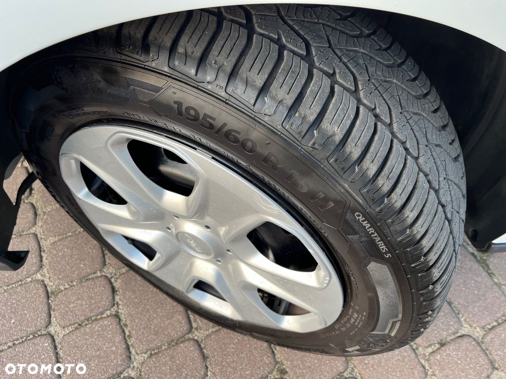 Ford Transit Courier ver-1-0-l-ecoboost-trend - 8