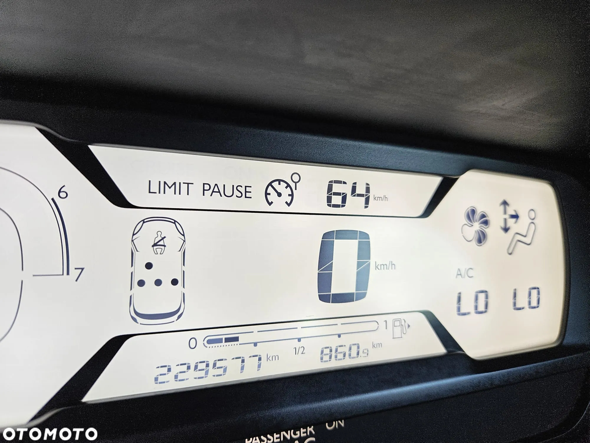 Citroën C4 Picasso 1.2 PureTech Attraction - 17