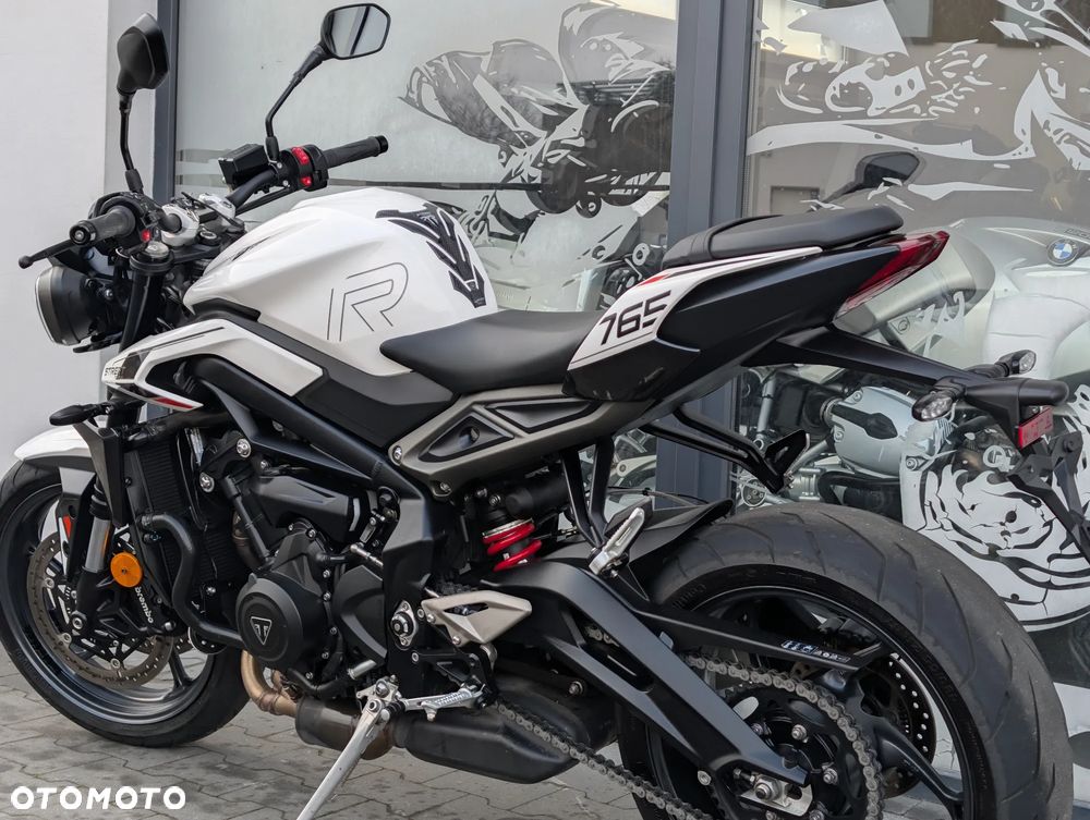 Triumph Street Triple - 7