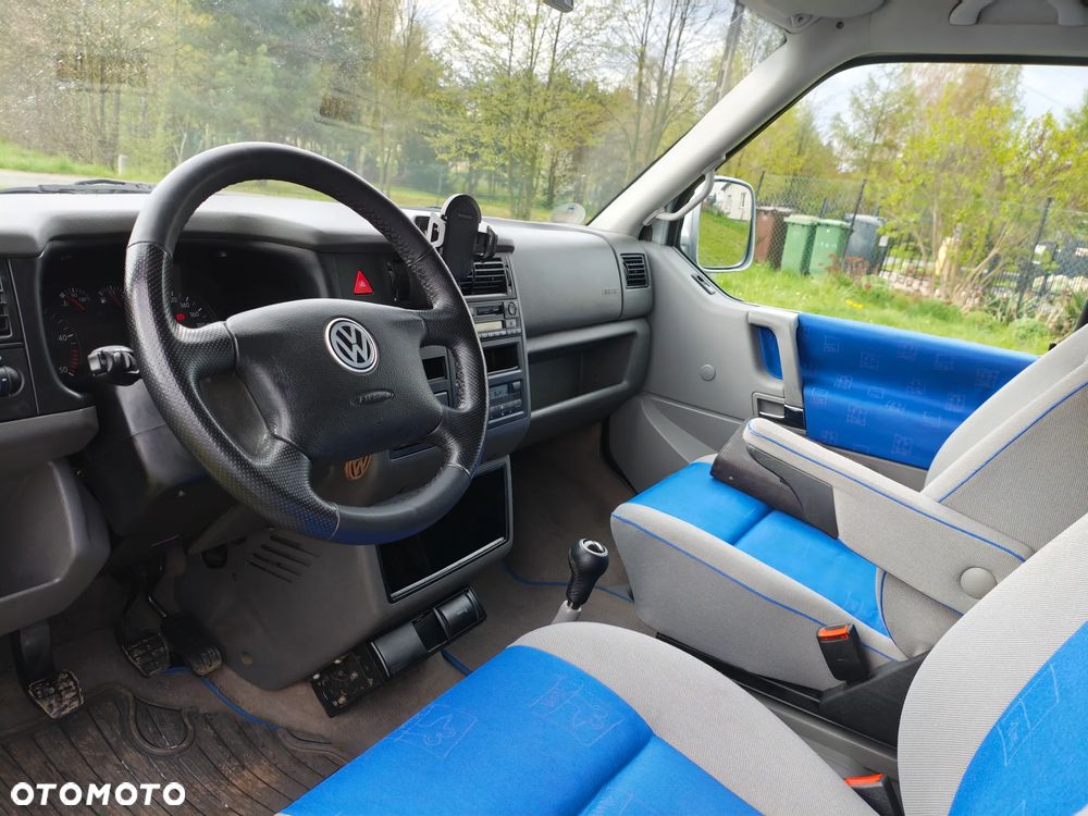 Volkswagen Multivan - 7