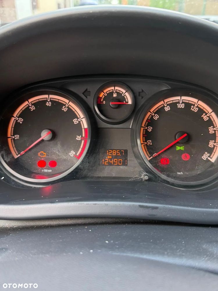 Opel Corsa 1.2 16V Cosmo - 9