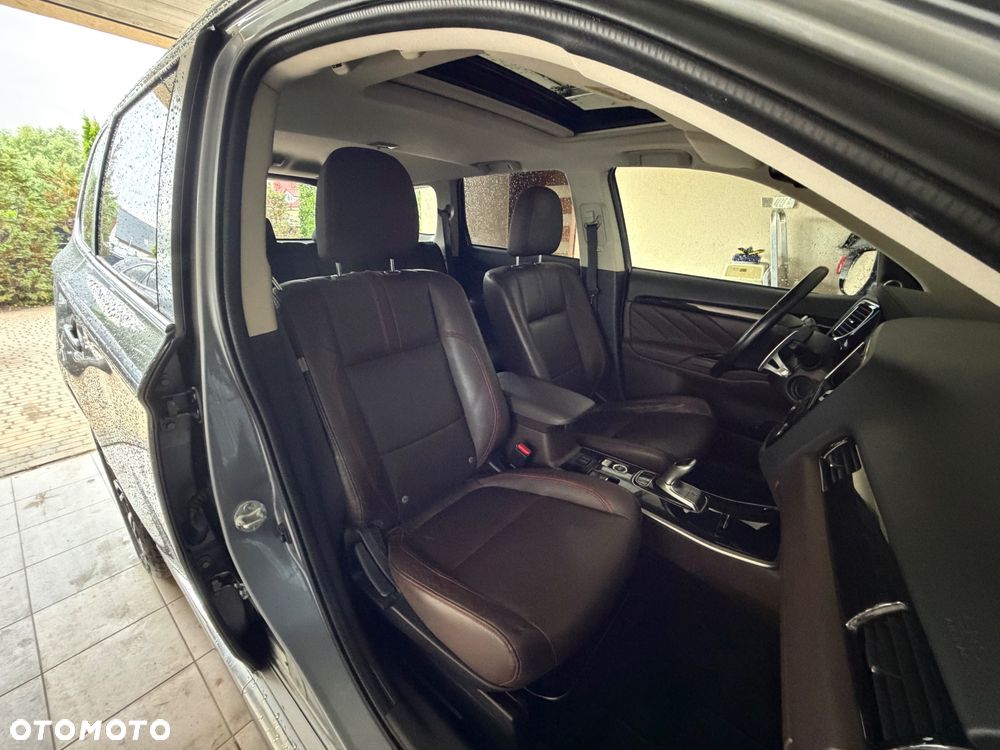 Mitsubishi Outlander Intense + - 9