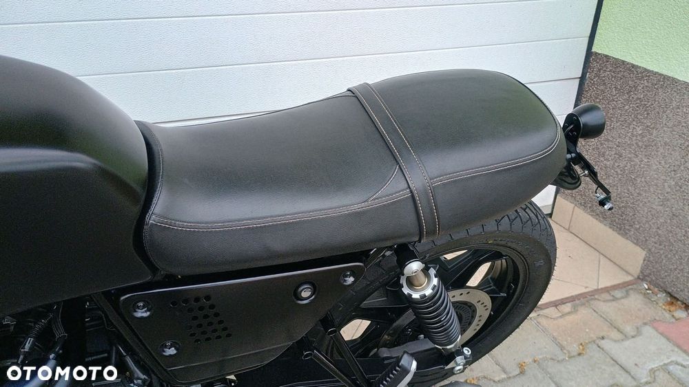 Moto Guzzi V7 - 30