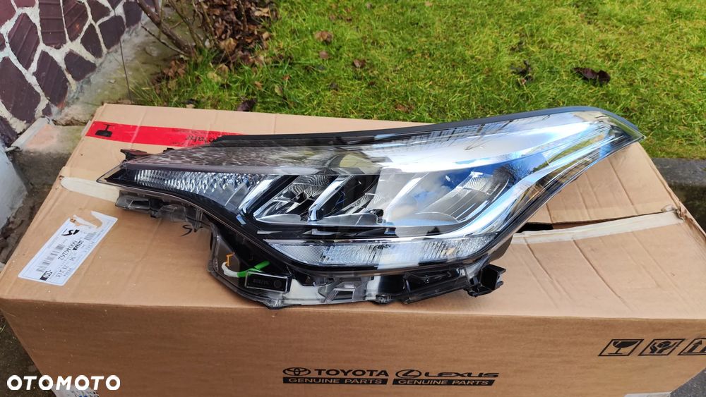 Toyota C-HR Lift 19- Lampa Przód Lewa Full LED Eco LED - 1